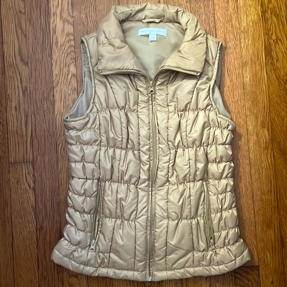 New York & Company women’s best. Worn 1 time.